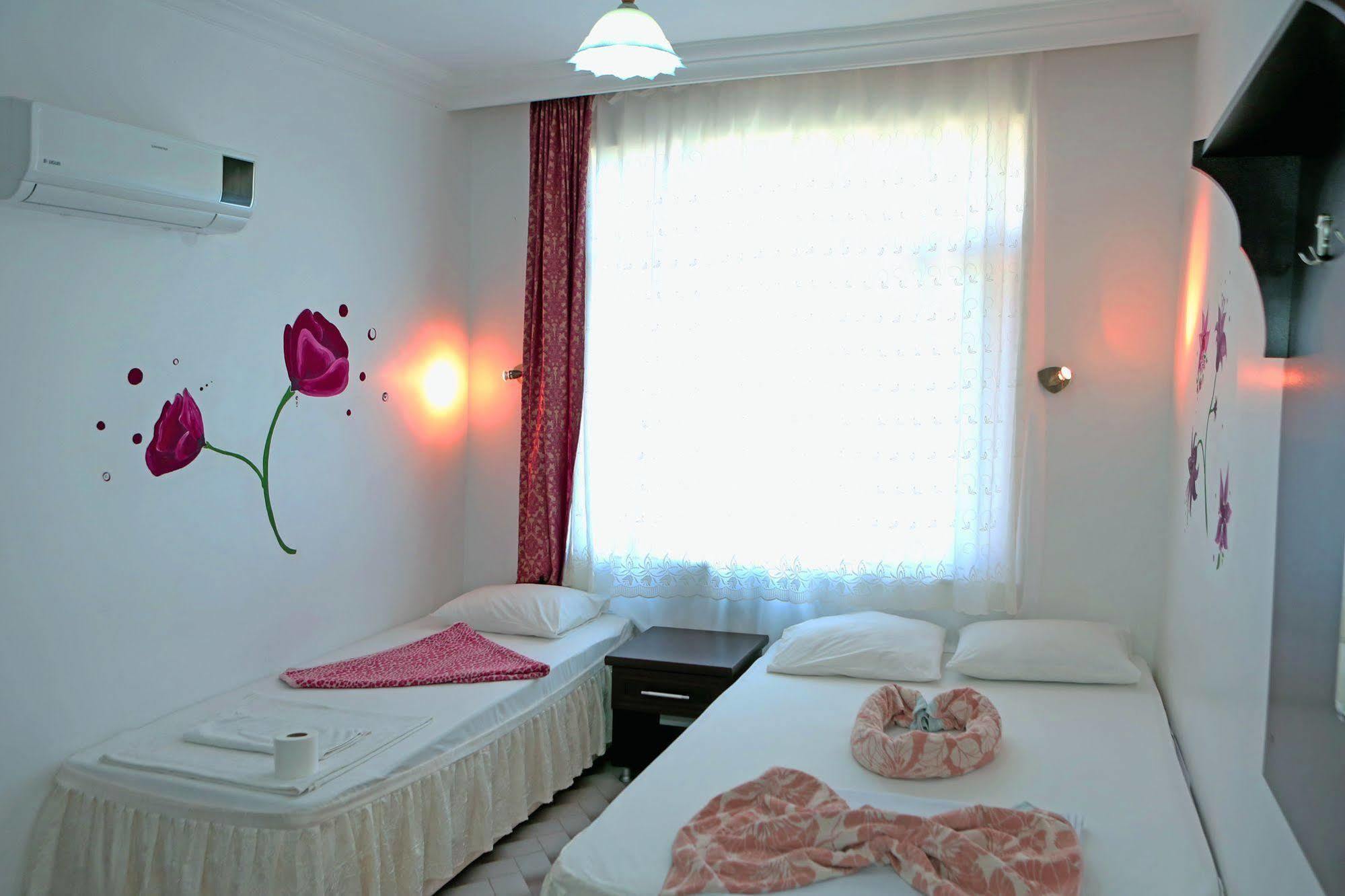Santosa Pension Kaş Esterno foto