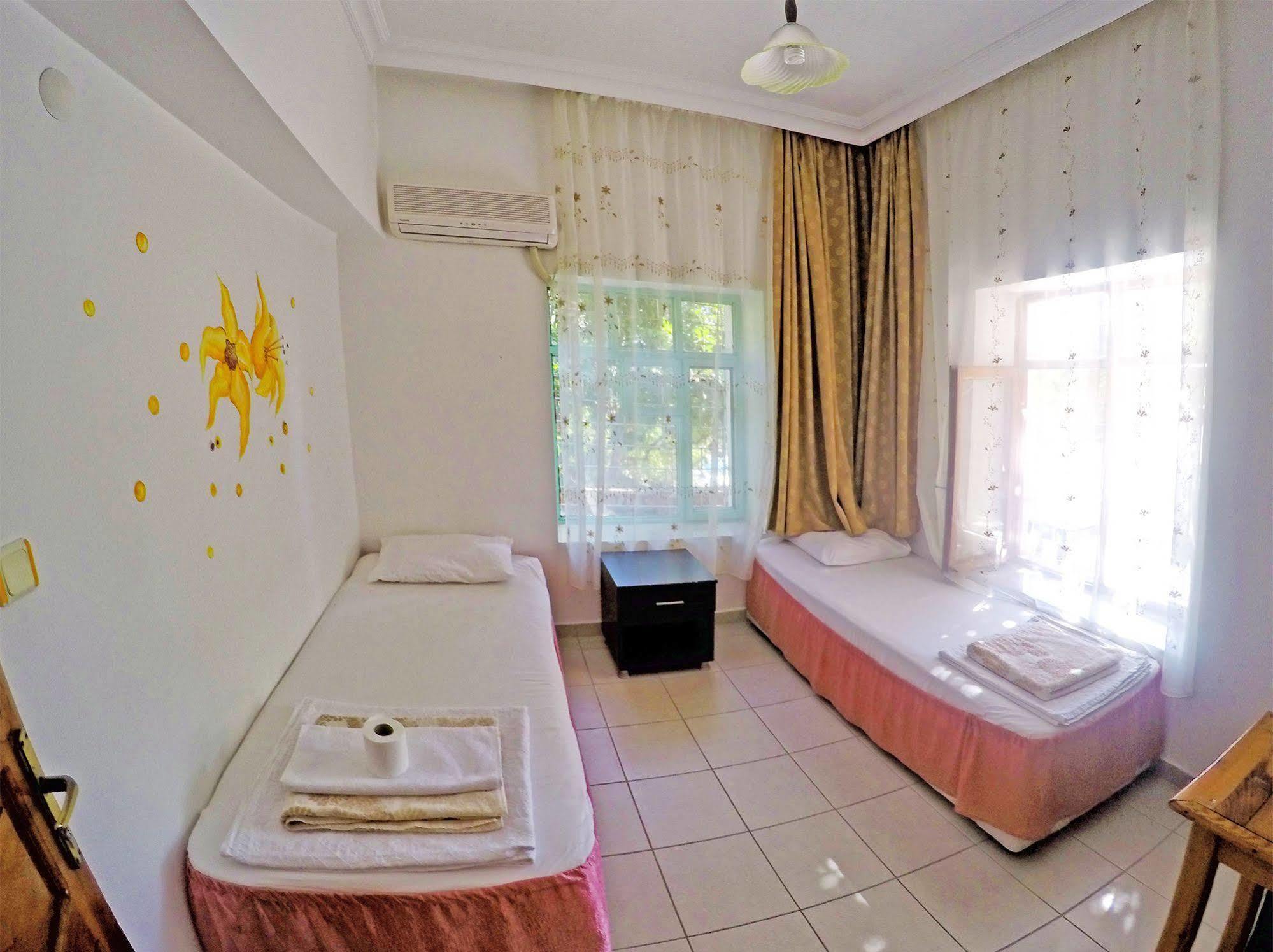 Santosa Pension Kaş Esterno foto