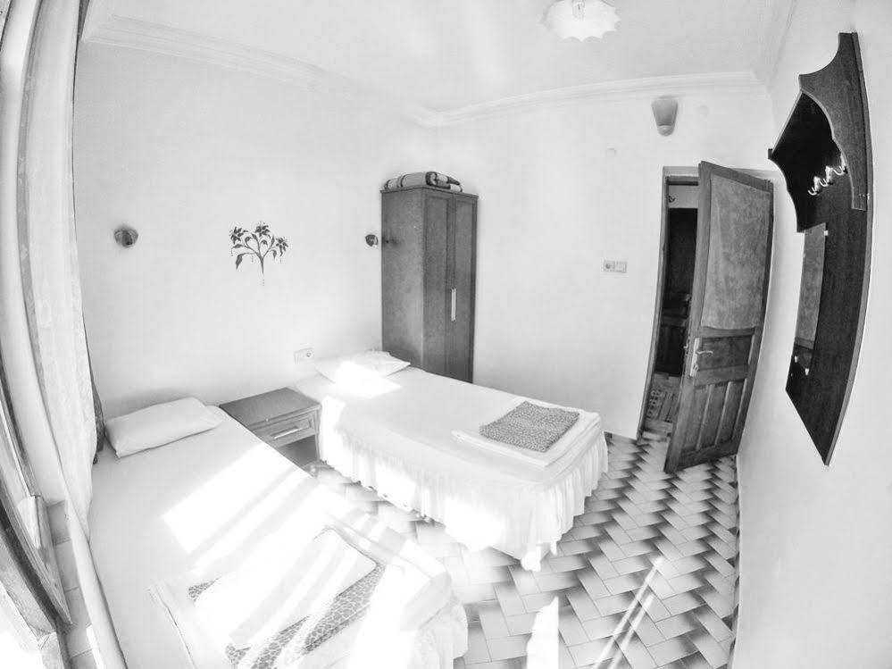 Santosa Pension Kaş Esterno foto
